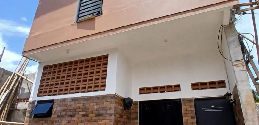 RUMAH BATU AMPAR KERAMAT JATI